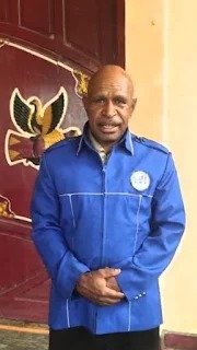 WhatsApp-Image-2025-12-14-at-10.56.10-PM-2-1 Pendeta Yones Wenda Ajak Semua Pihak Perkuat Kondusivitas Papua Menjelang Akhir Tahun